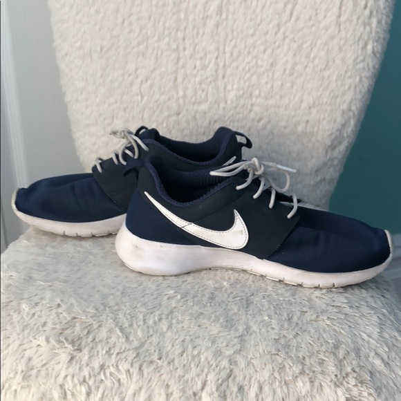 NIKE roche runs - Picture 3 of 3